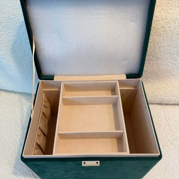 NEW La Mer Large Velvet Vanity Jewelry Box Skincare Storage - Picture 2 of 6